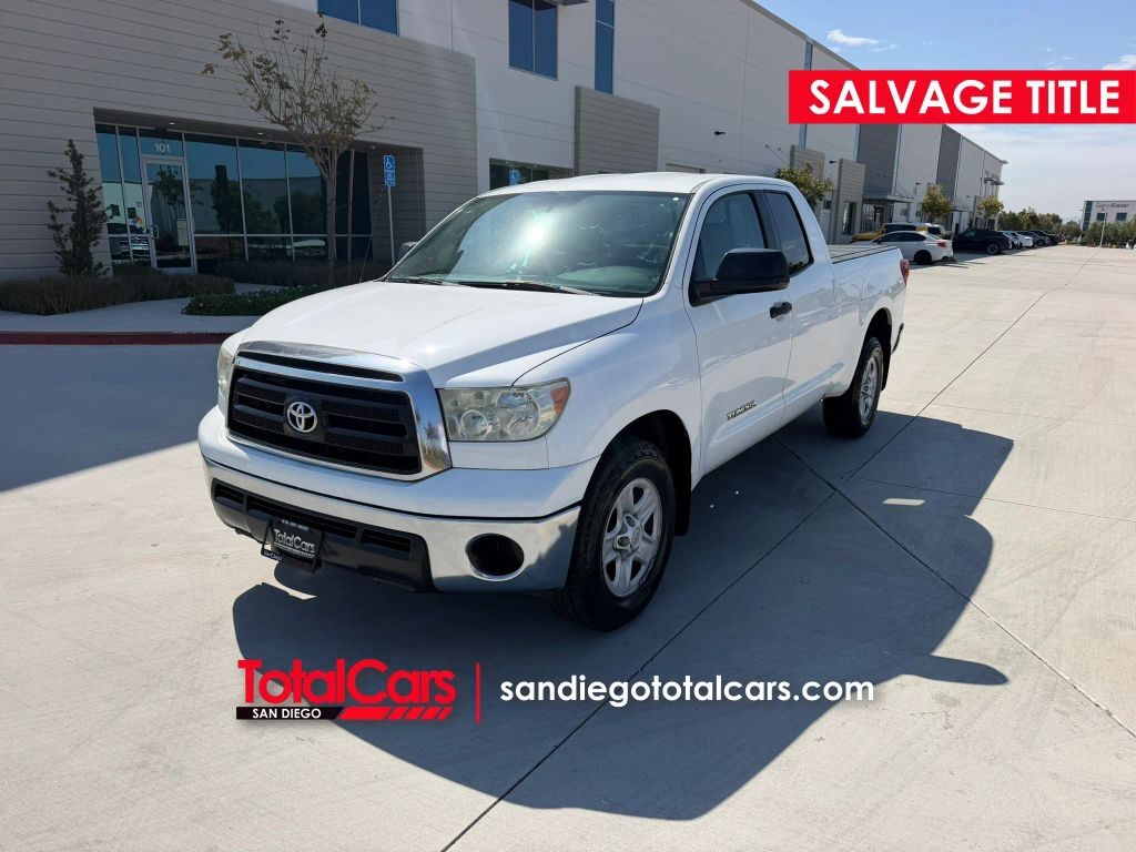 2011 TOYOTA Tundra