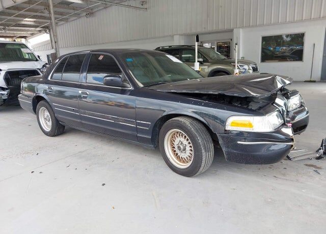 2001 FORD Crown Victoria