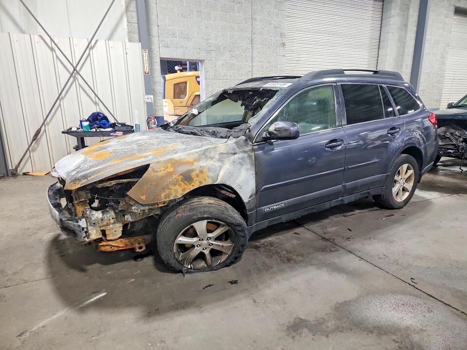 2014 SUBARU Outback