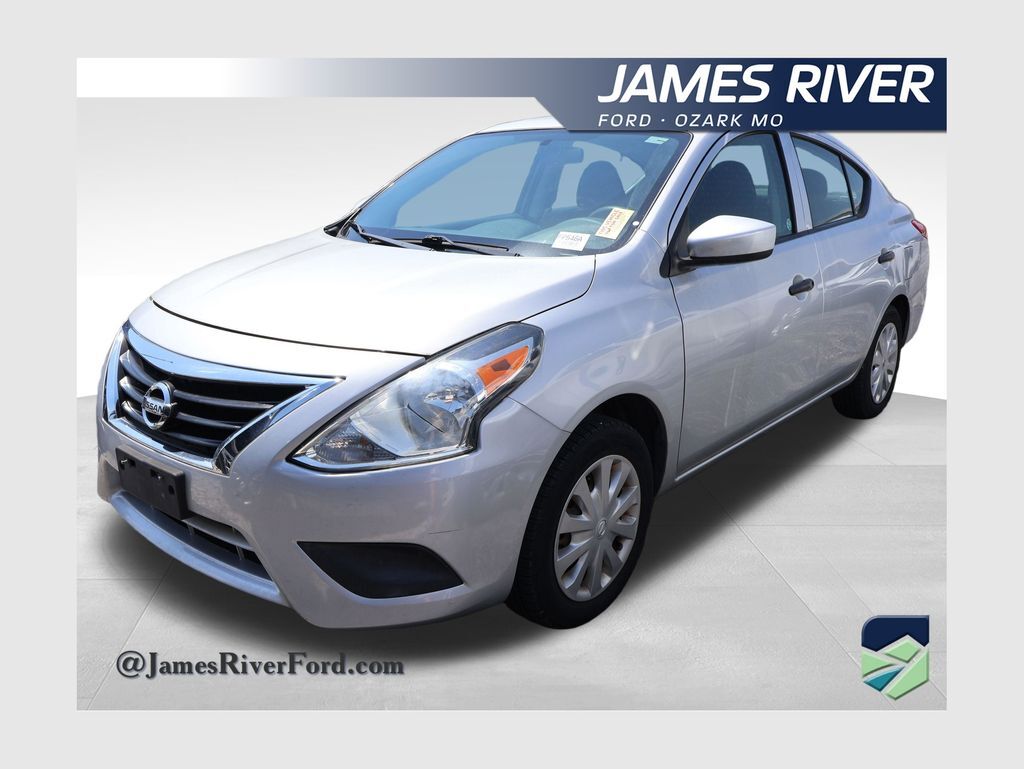 2019 NISSAN Versa