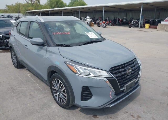 2022 NISSAN Kicks