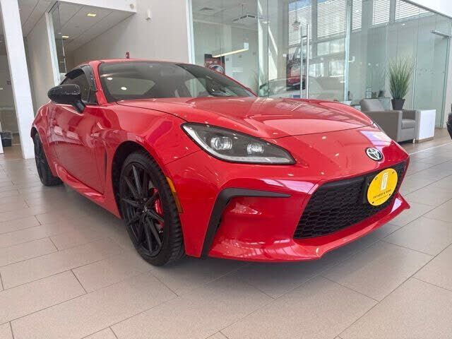 2025 TOYOTA GR86