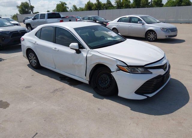 2018 TOYOTA Camry