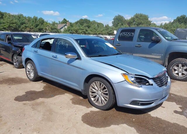 2012 CHRYSLER 200