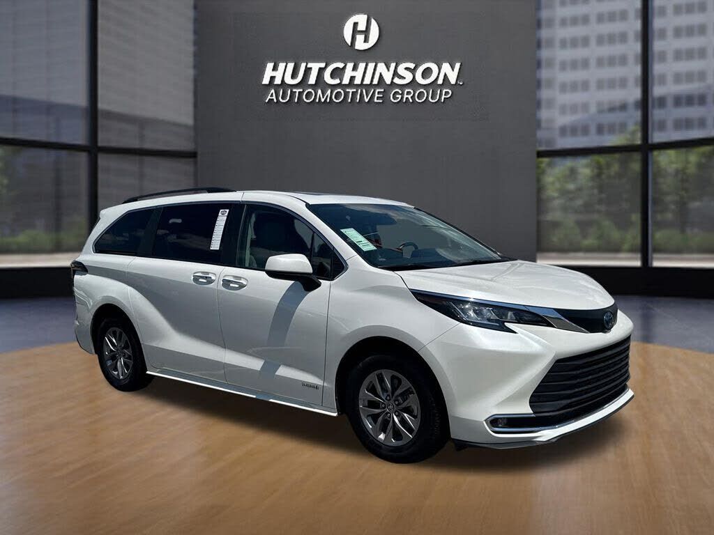2021 TOYOTA Sienna