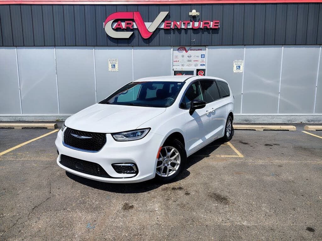 2024 CHRYSLER Pacifica