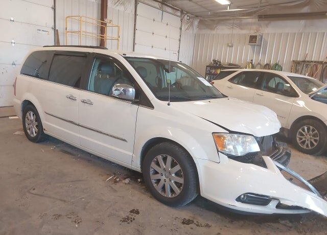 2012 CHRYSLER Town and Country
