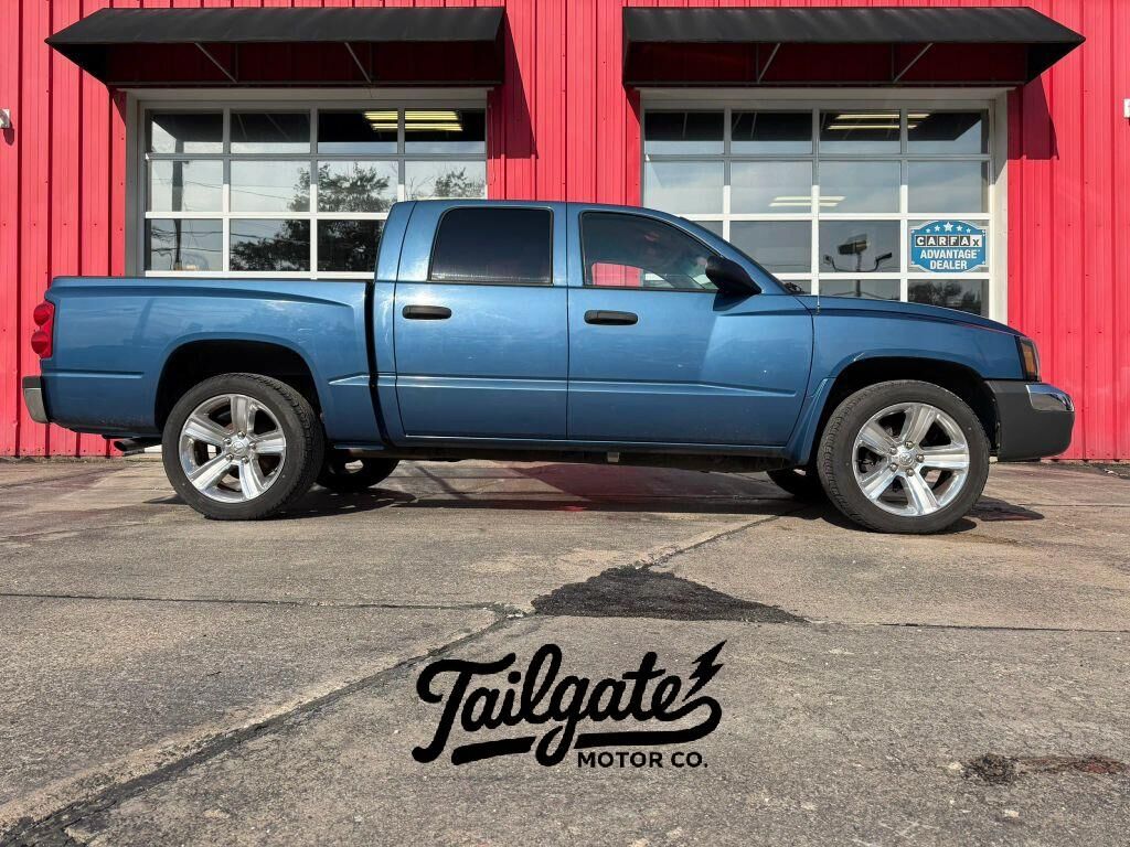 2005 DODGE Dakota