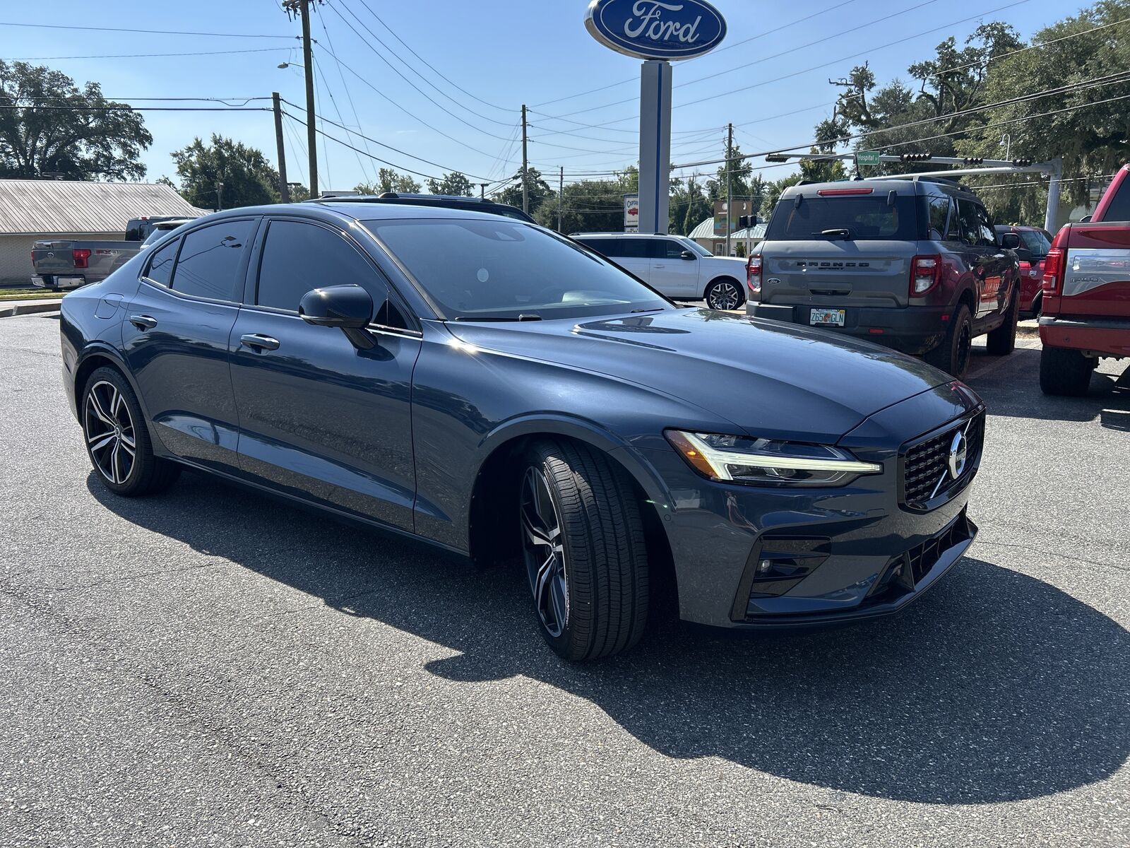 2021 VOLVO S60