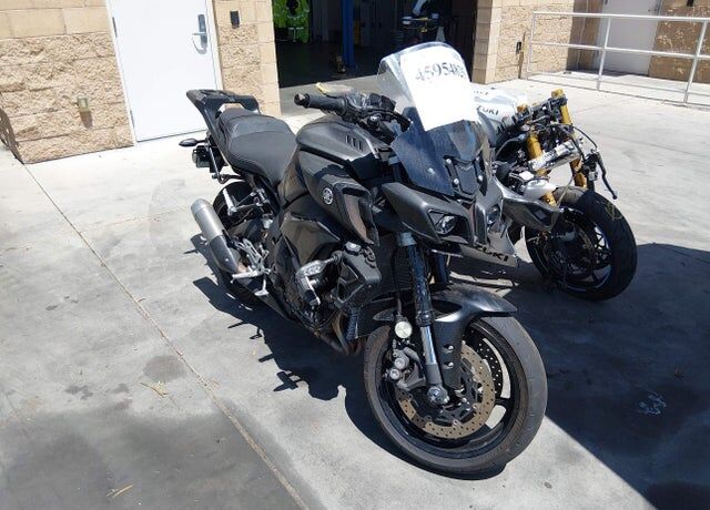 2021 YAMAHA MT-10