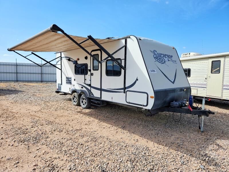 2014 FOREST RIVER Surveyor