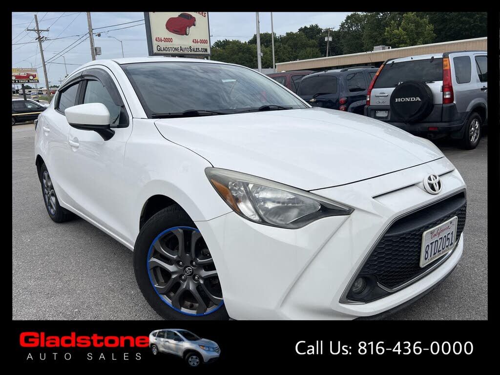 2019 TOYOTA Yaris