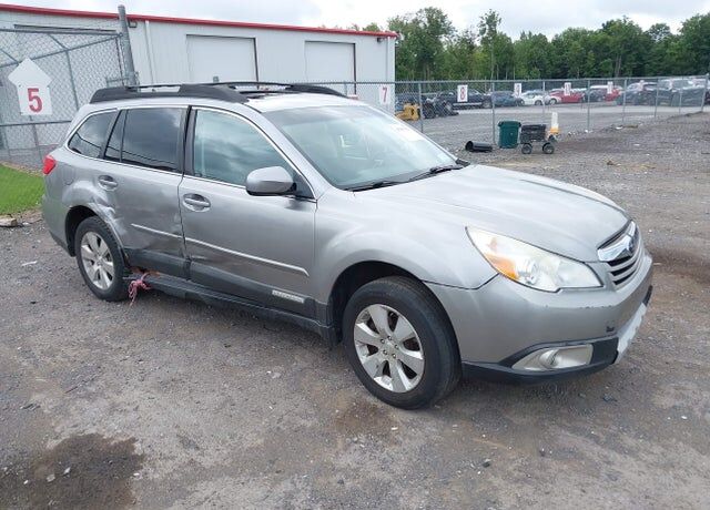 2011 SUBARU Outback