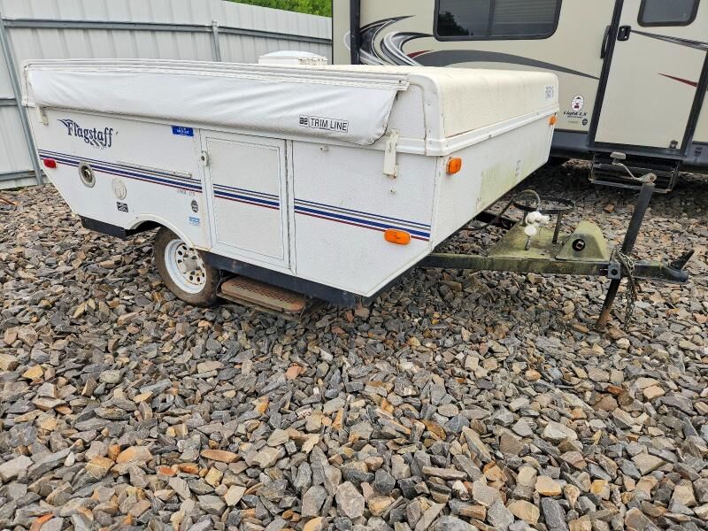 2004 FOREST RIVER Flagstaff Camping Trailer