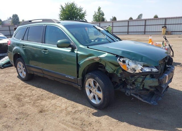 2013 SUBARU Outback
