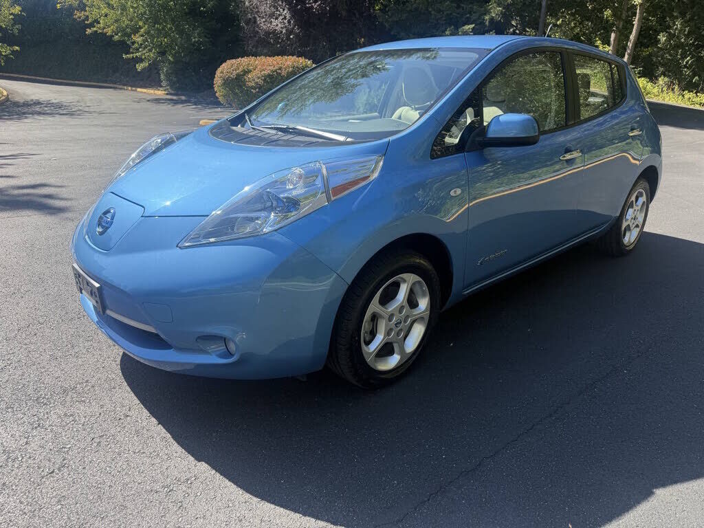 2011 NISSAN Leaf