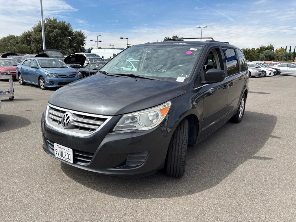 2011 VOLKSWAGEN Routan
