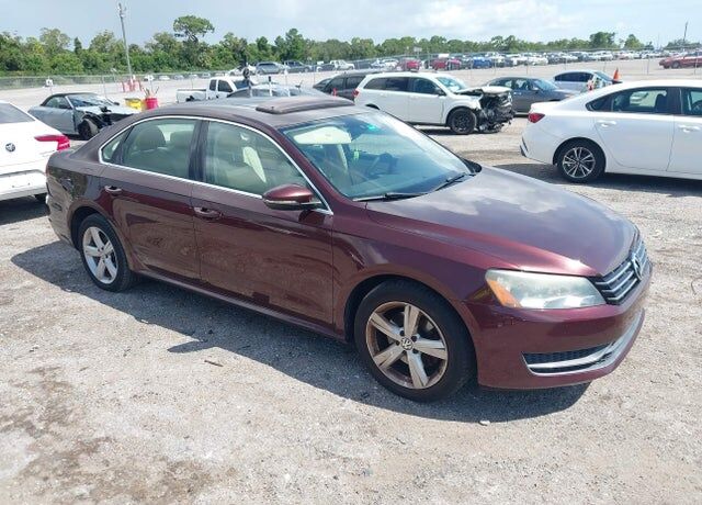 2012 VOLKSWAGEN Passat