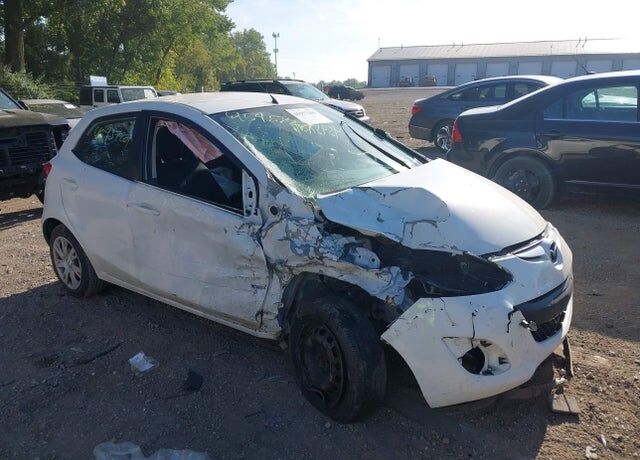 2014 MAZDA Mazda2