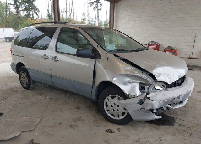2001 TOYOTA Sienna