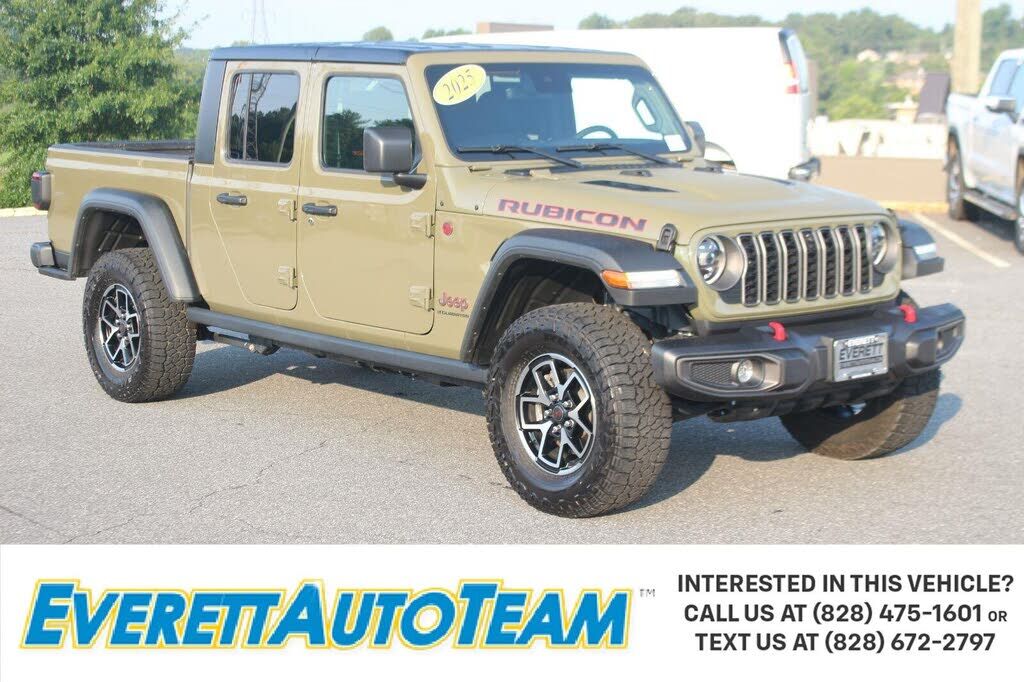 2025 JEEP Gladiator