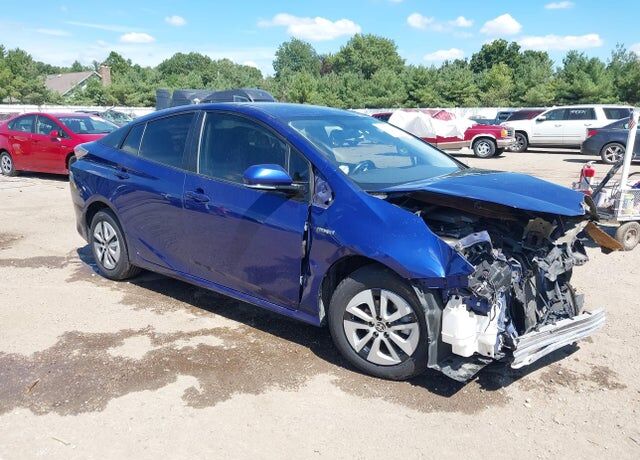2016 TOYOTA PRIUS