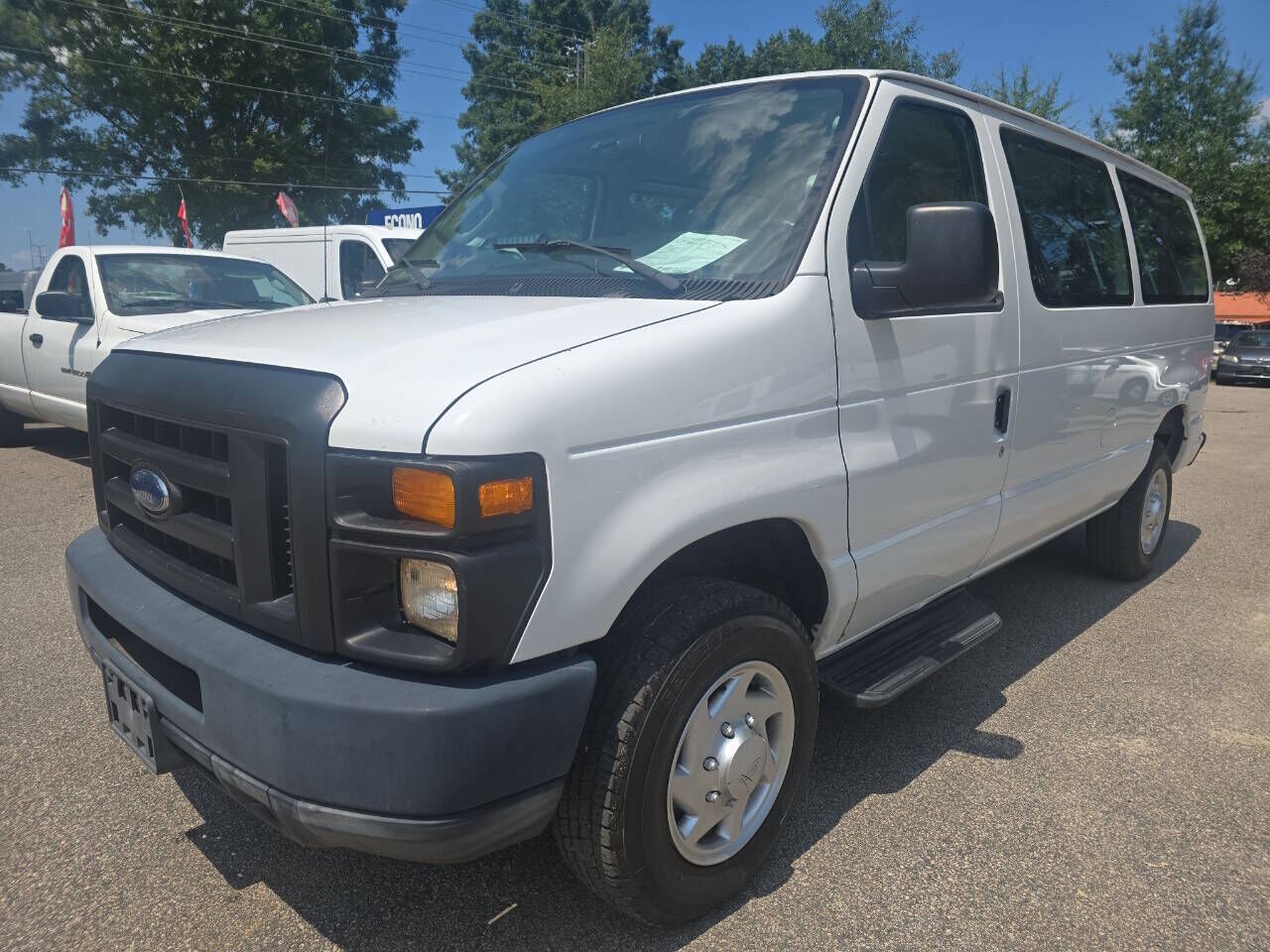 2011 FORD E-350