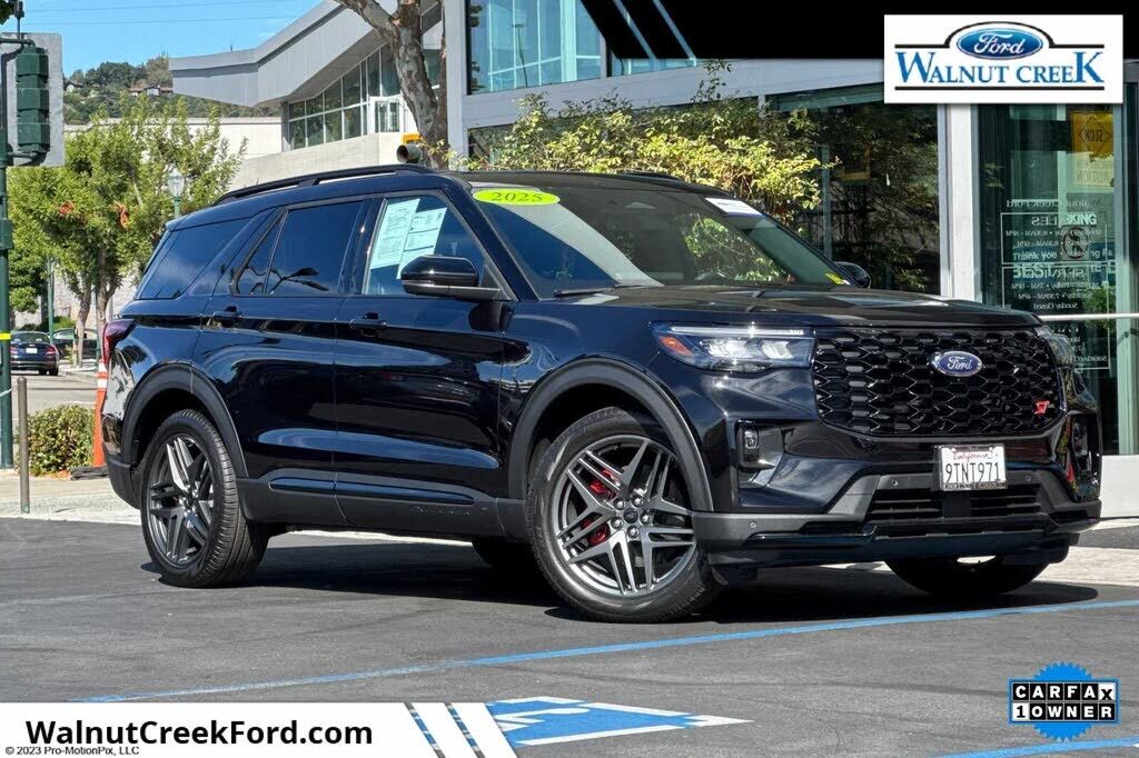 2025 FORD Explorer