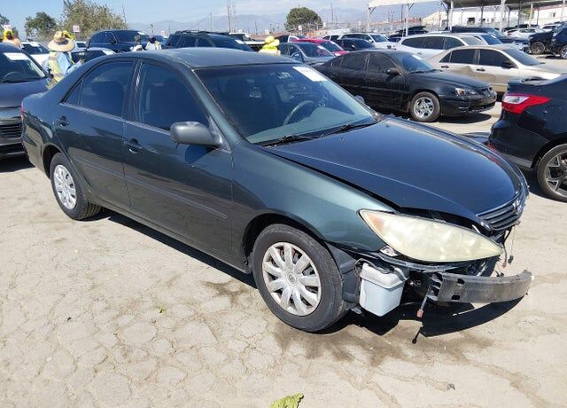 2005 TOYOTA Camry