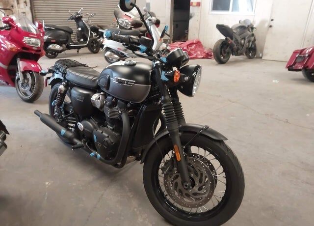 2022 TRIUMPH Bonneville