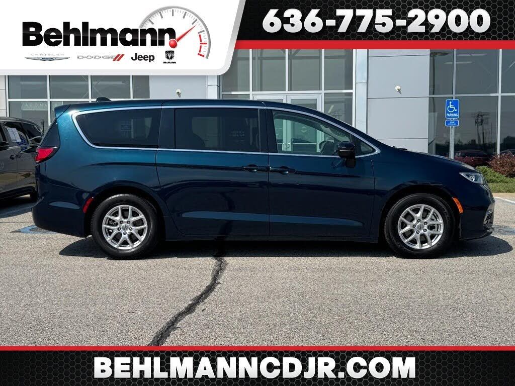 2023 CHRYSLER Pacifica