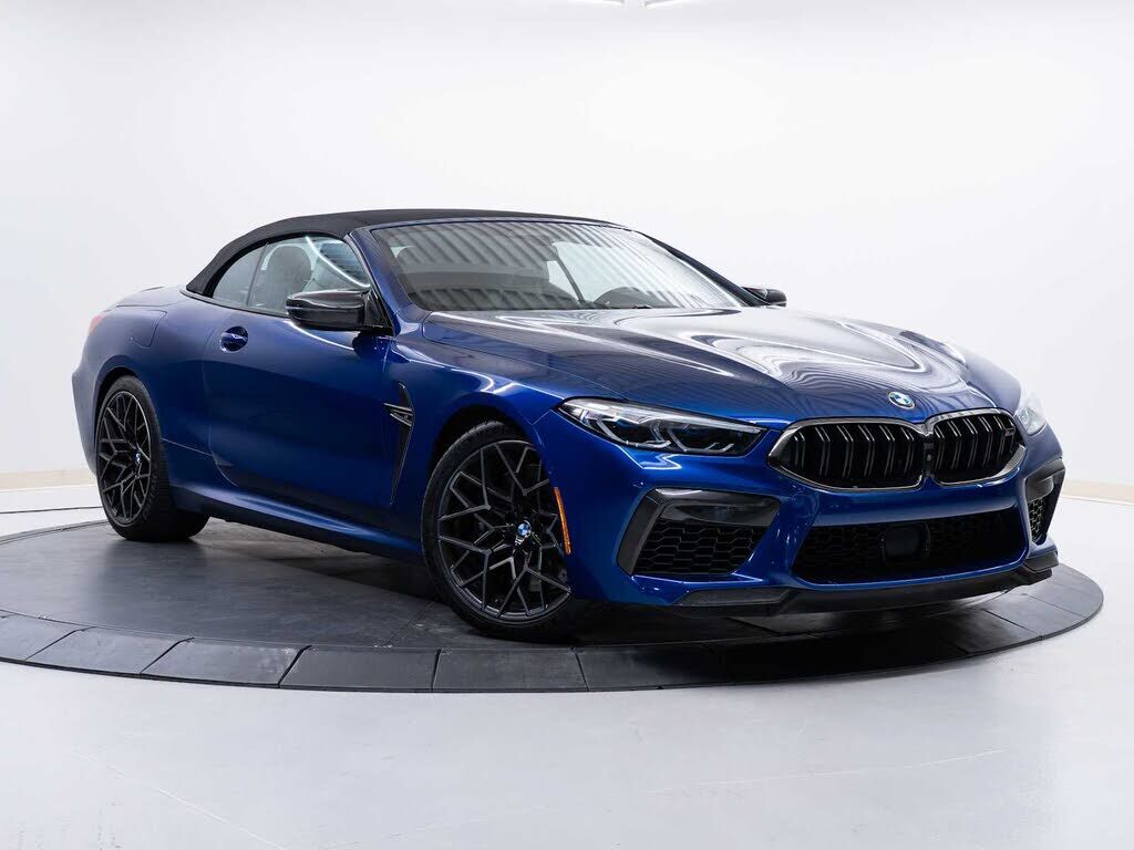 2022 BMW M8