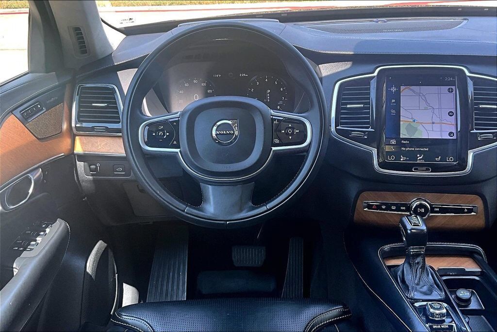 2019 VOLVO XC90