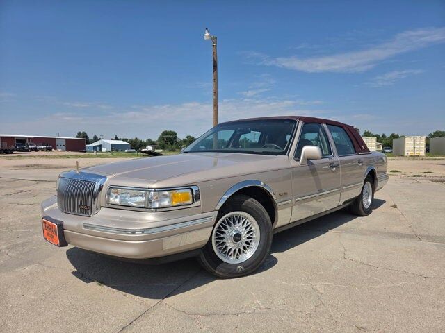 1997 LINCOLN Town Car