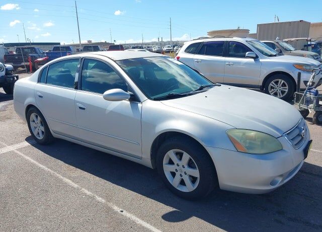 2004 NISSAN Altima