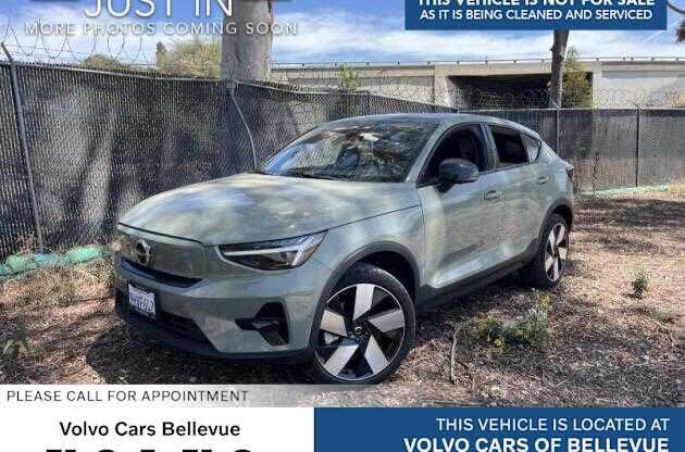 2023 VOLVO C40