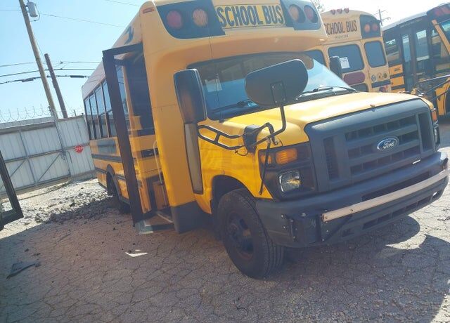 2016 FORD E-450