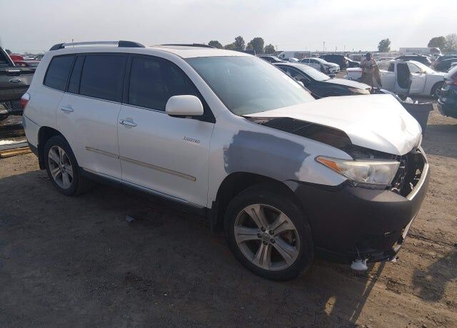 2011 TOYOTA Highlander