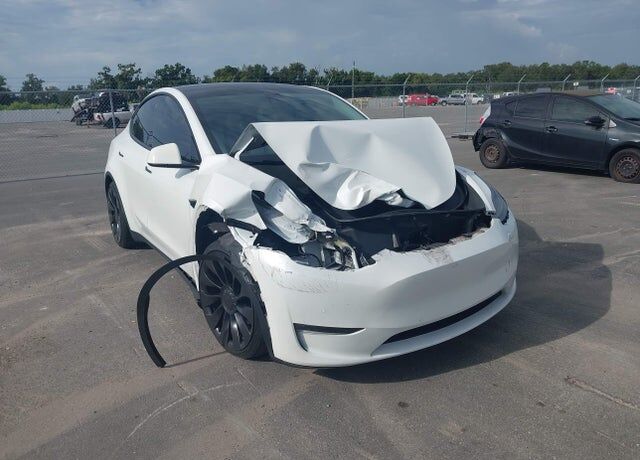 2022 TESLA Model Y