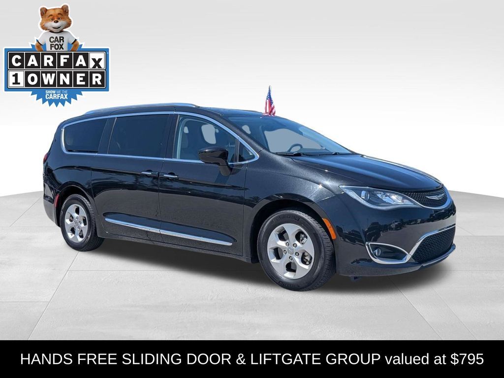 2017 CHRYSLER Pacifica