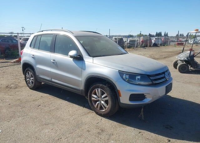 2016 VOLKSWAGEN Tiguan