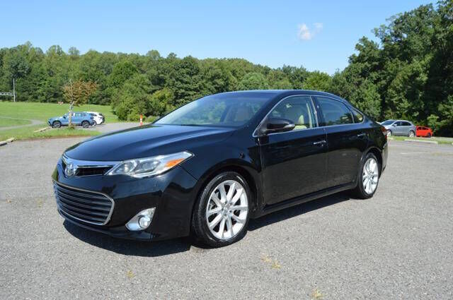 2013 TOYOTA Avalon