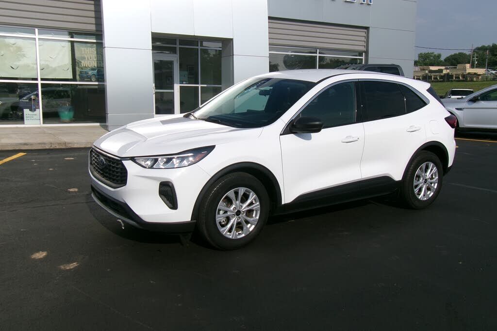 2023 FORD Escape