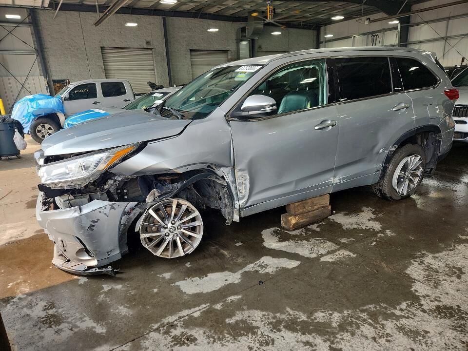 2018 TOYOTA Highlander