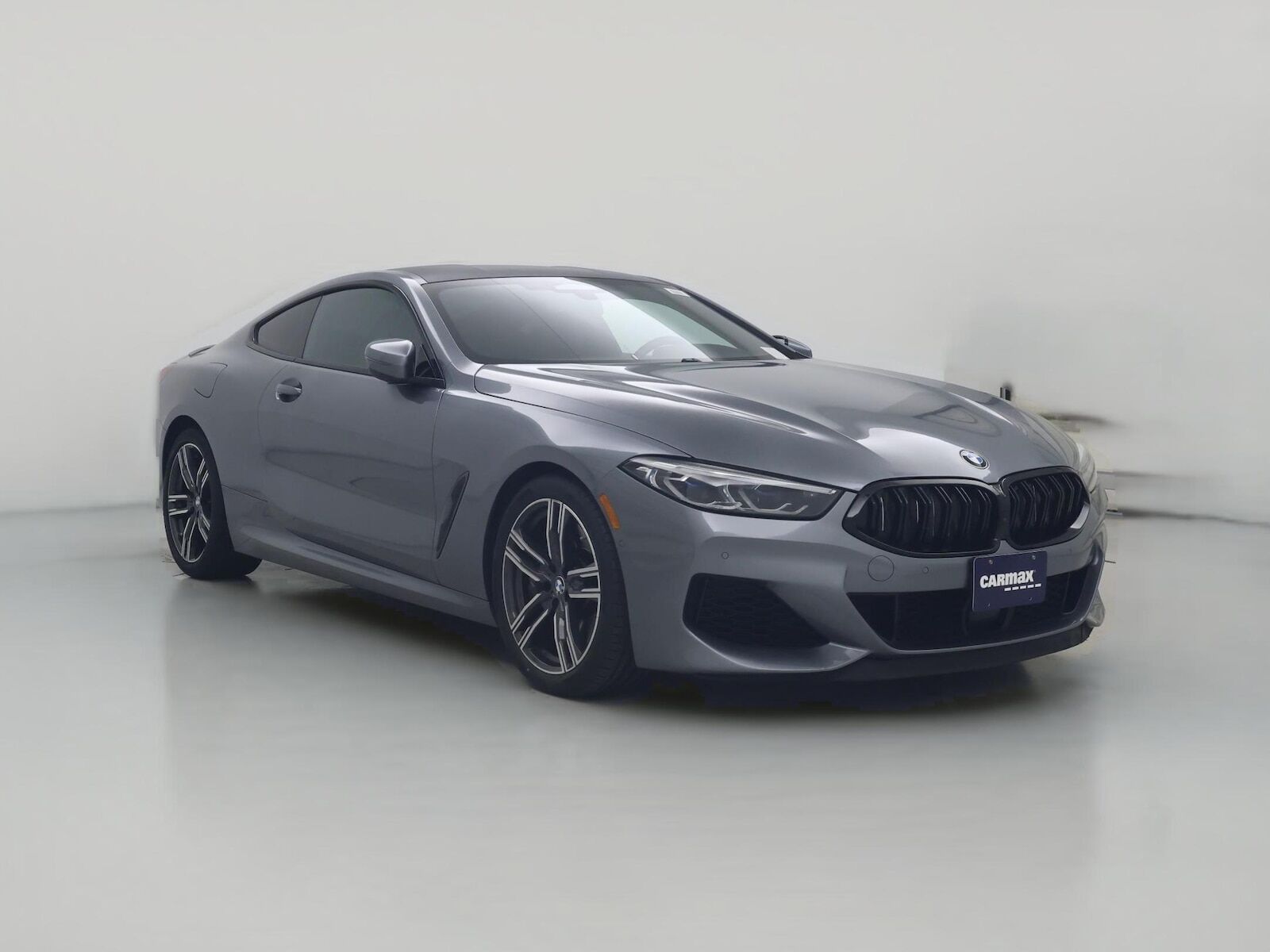 2022 BMW M8