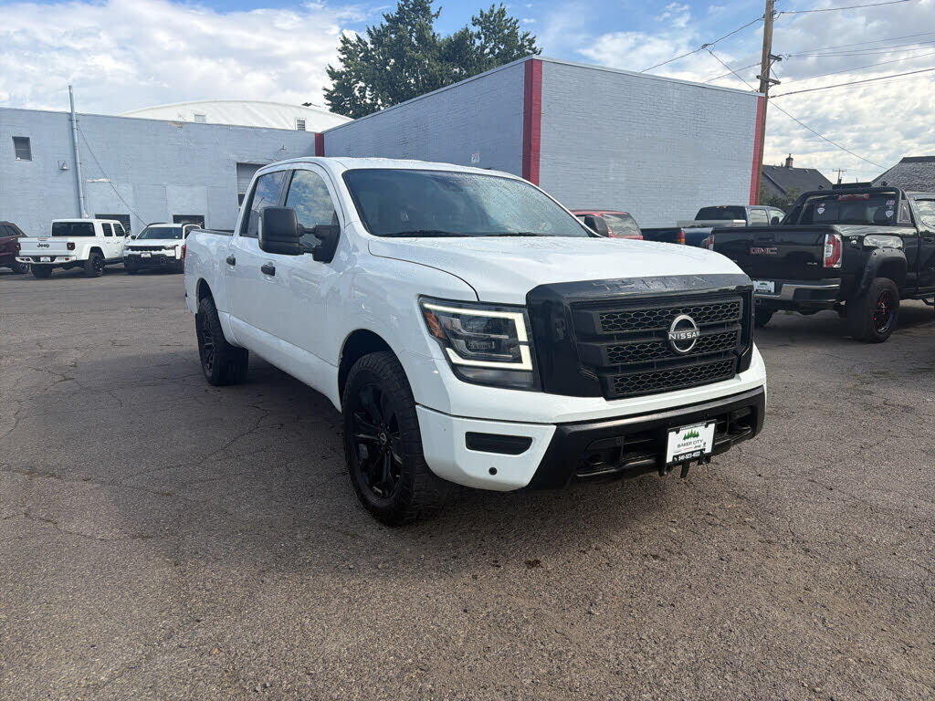 2023 NISSAN Titan
