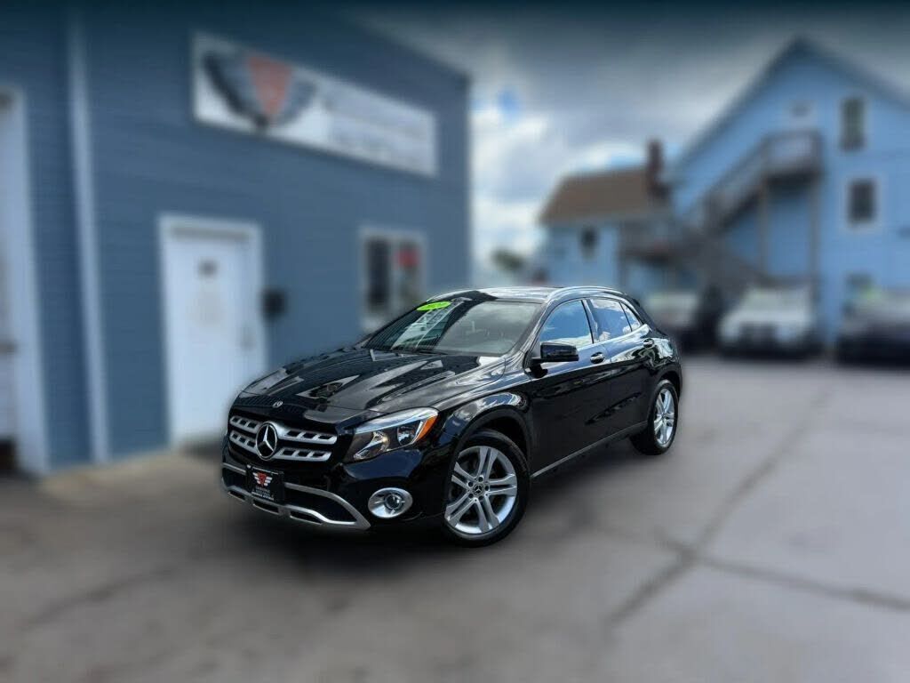 2020 MERCEDES-BENZ GLA-Class