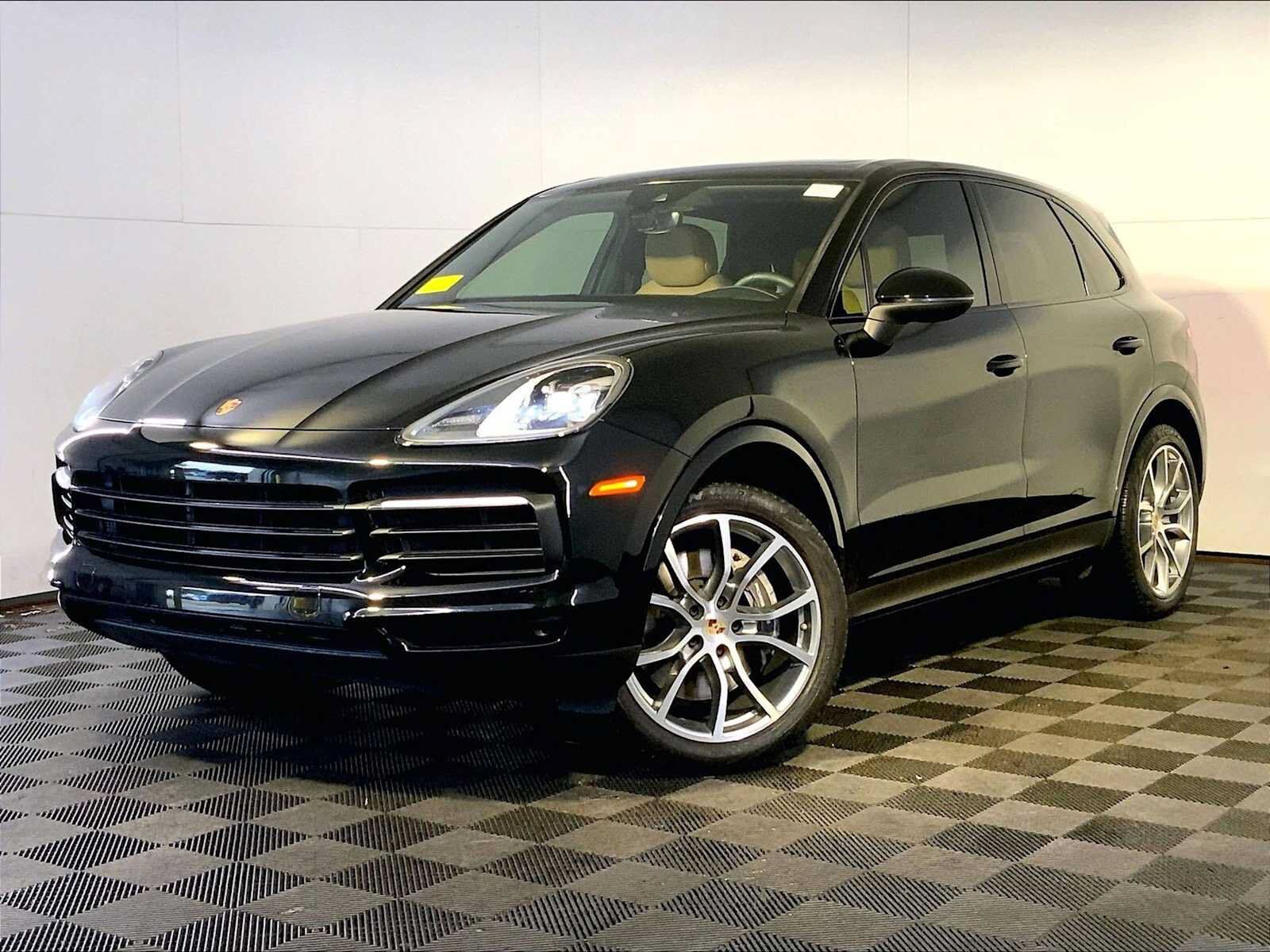 2023 PORSCHE Cayenne