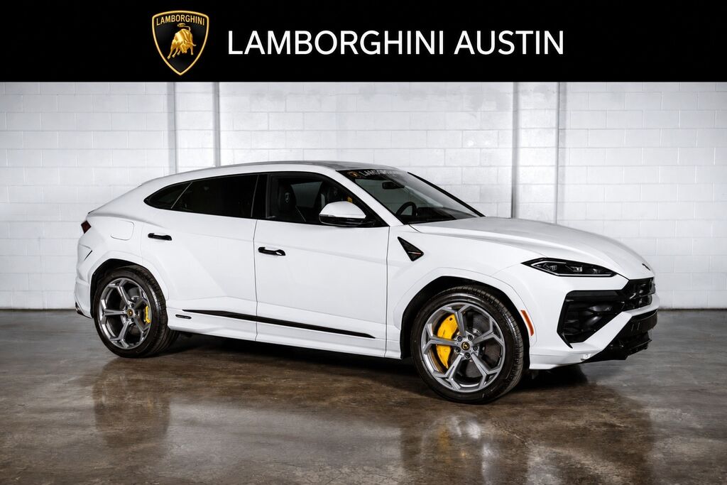 2026 LAMBORGHINI URUS