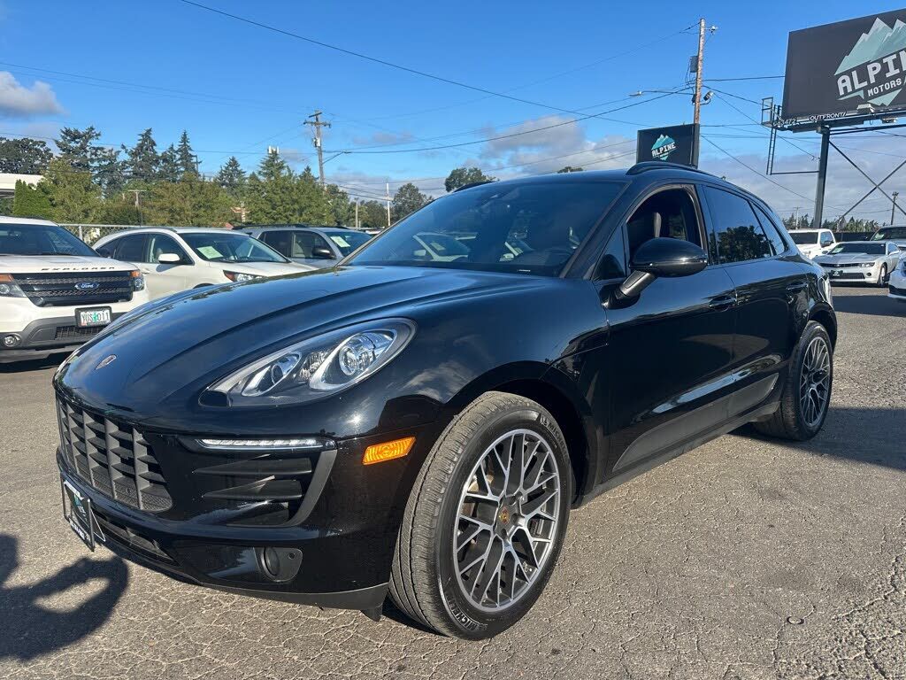2018 PORSCHE Macan